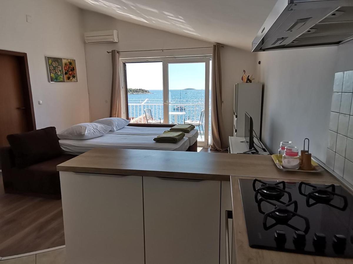 Apartment Zdravka Примоштен Екстер'єр фото