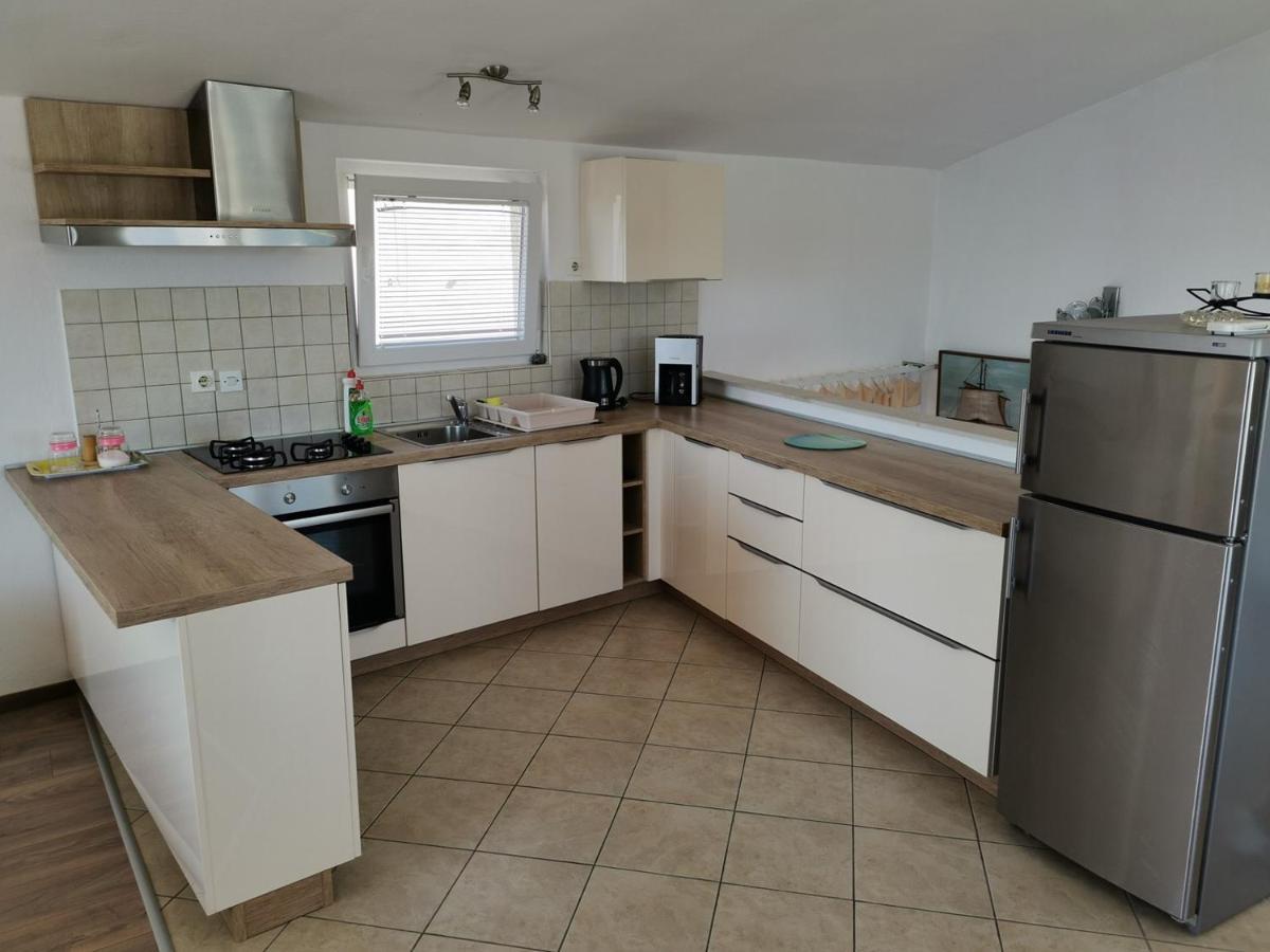 Apartment Zdravka Примоштен Екстер'єр фото